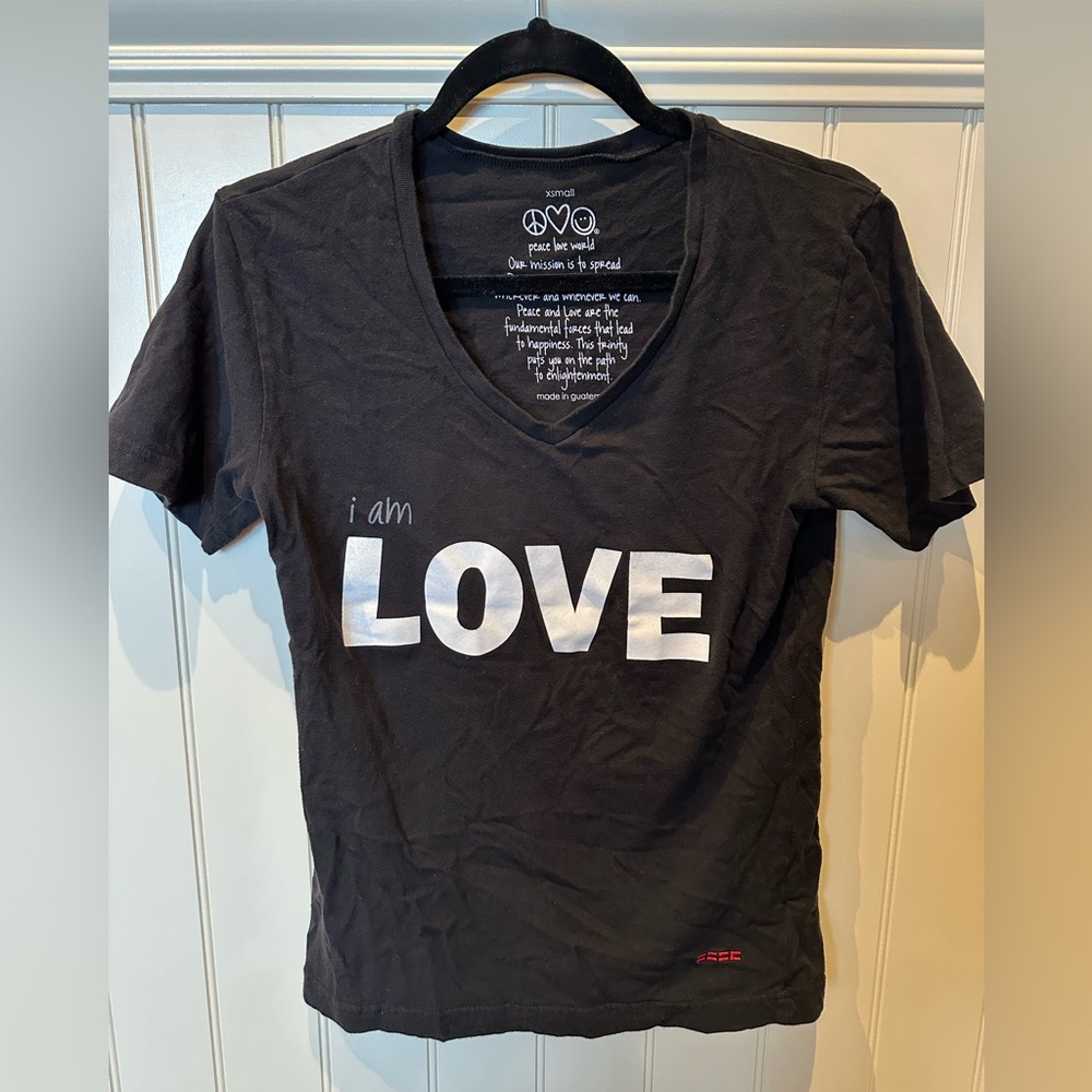 PEACE LOVE WORLD Ladies Women’s Girls Size XS Black Tee Shirt I AM LOVE